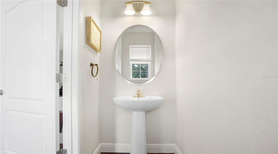 1/2 Bathroom 1st floor