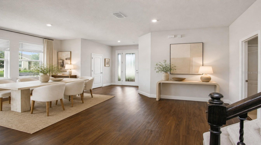 Foyer/Formal Dining area