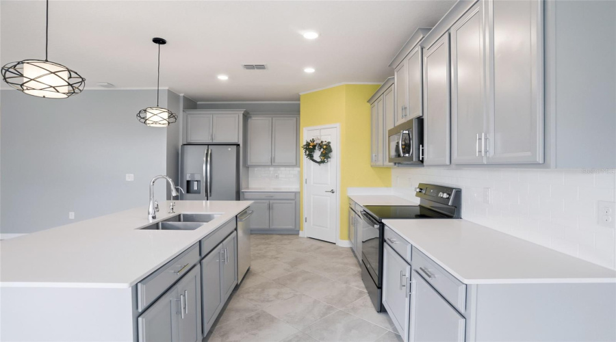 DAVENPORT, Florida 33896, 4 Bedrooms Bedrooms, ,2 BathroomsBathrooms,Residential,For Sale,PACIFIC DUNES,0,MFRO6412801