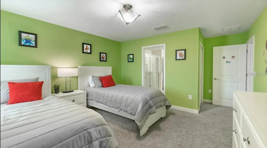 DAVENPORT, Florida 33896, 9 Bedrooms Bedrooms, ,5 BathroomsBathrooms,Residential,For Sale,MULLIGAN,0,MFRS5135037