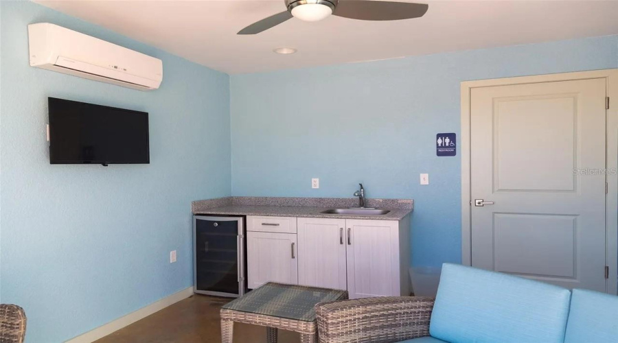 DAVENPORT, Florida 33896, 9 Bedrooms Bedrooms, ,5 BathroomsBathrooms,Residential,For Sale,MULLIGAN,0,MFRS5135037
