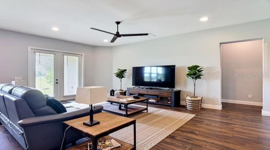 DAVENPORT, Florida 33897, 4 Bedrooms Bedrooms, ,3 BathroomsBathrooms,Residential,For Sale,ZABALLINA,0,MFRS5150780