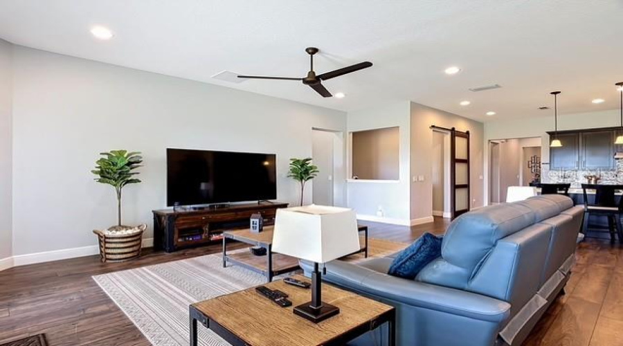 DAVENPORT, Florida 33897, 4 Bedrooms Bedrooms, ,3 BathroomsBathrooms,Residential,For Sale,ZABALLINA,0,MFRS5150780