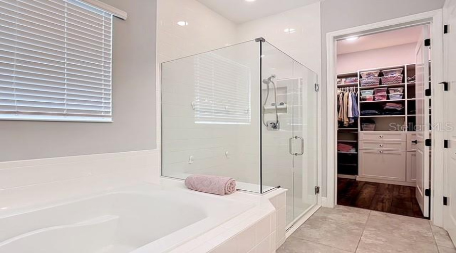 DAVENPORT, Florida 33897, 4 Bedrooms Bedrooms, ,3 BathroomsBathrooms,Residential,For Sale,ZABALLINA,0,MFRS5150780