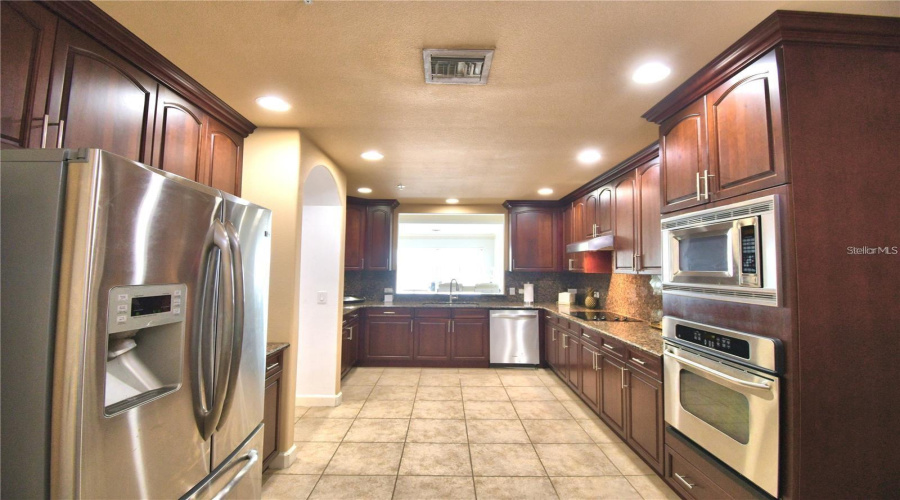 ORLANDO, Florida 32836, 2 Bedrooms Bedrooms, ,2 BathroomsBathrooms,Residential,For Sale,THE ESPLANADE,0,MFRO6410636