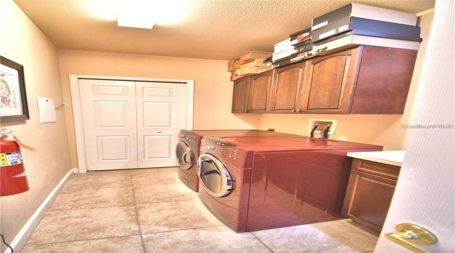 ORLANDO, Florida 32836, 2 Bedrooms Bedrooms, ,2 BathroomsBathrooms,Residential,For Sale,THE ESPLANADE,0,MFRO6410636