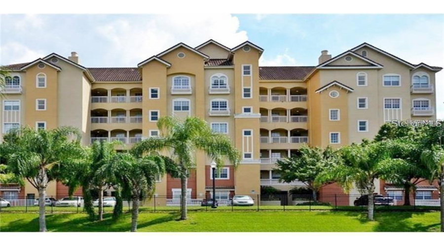 ORLANDO, Florida 32836, 2 Bedrooms Bedrooms, ,2 BathroomsBathrooms,Residential,For Sale,THE ESPLANADE,0,MFRO6410636