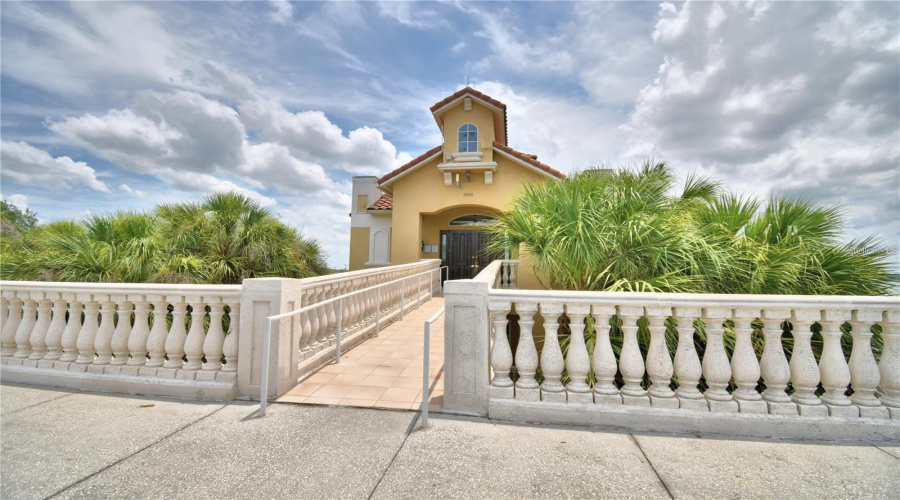 ORLANDO, Florida 32836, 2 Bedrooms Bedrooms, ,2 BathroomsBathrooms,Residential,For Sale,THE ESPLANADE,0,MFRO6410636