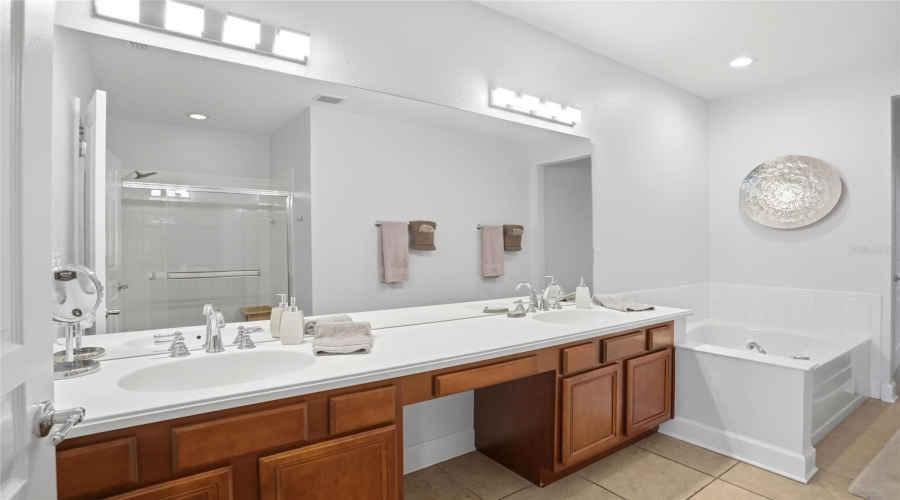 DAVENPORT, Florida 33896, 3 Bedrooms Bedrooms, ,2 BathroomsBathrooms,Residential,For Sale,MILLEDGE,0,MFRS5151037