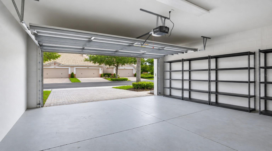 Garage with items removed 9staged)