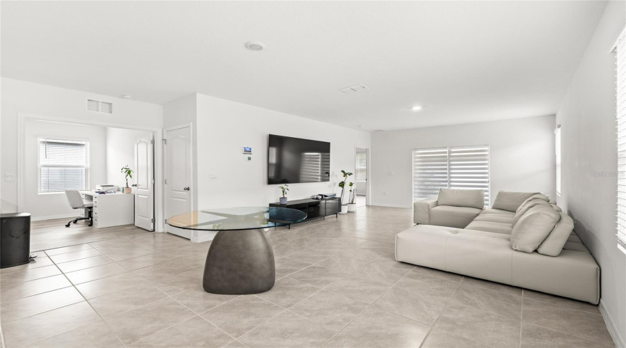 DAVENPORT, Florida 33837, 3 Bedrooms Bedrooms, ,2 BathroomsBathrooms,Residential,For Sale,ROSYDALE,0,MFRO6410401