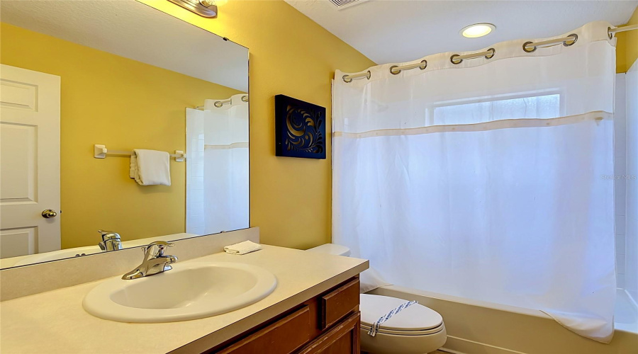 Full Upstairs Bathroom