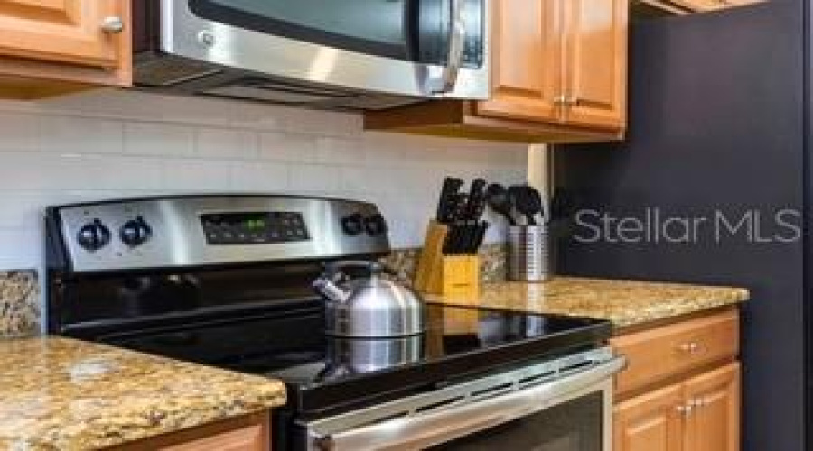 KISSIMMEE, Florida 34747, 4 Bedrooms Bedrooms, ,3 BathroomsBathrooms,Residential,For Sale,BANANA PALM,0,MFRG5112991