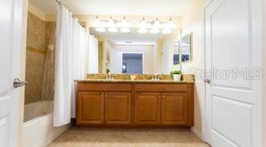 KISSIMMEE, Florida 34747, 4 Bedrooms Bedrooms, ,3 BathroomsBathrooms,Residential,For Sale,BANANA PALM,0,MFRG5112991