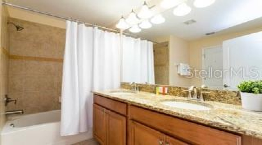 KISSIMMEE, Florida 34747, 4 Bedrooms Bedrooms, ,3 BathroomsBathrooms,Residential,For Sale,BANANA PALM,0,MFRG5112991