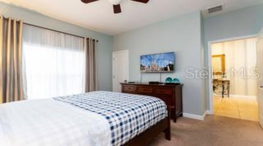 KISSIMMEE, Florida 34747, 4 Bedrooms Bedrooms, ,3 BathroomsBathrooms,Residential,For Sale,BANANA PALM,0,MFRG5112991