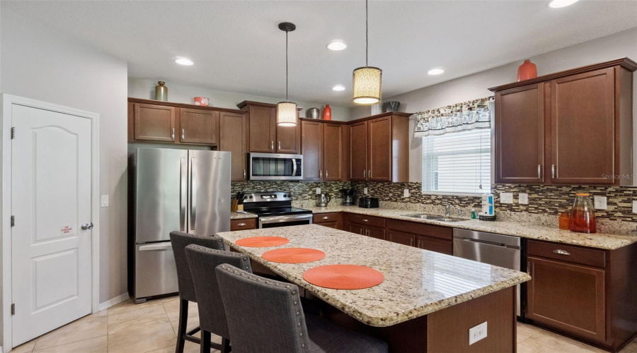 DAVENPORT, Florida 33837, 4 Bedrooms Bedrooms, ,2 BathroomsBathrooms,Residential,For Sale,BRIDGEFORD CROSSING,0,MFRO6412875