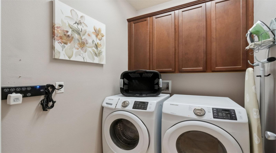 DAVENPORT, Florida 33837, 4 Bedrooms Bedrooms, ,2 BathroomsBathrooms,Residential,For Sale,BRIDGEFORD CROSSING,0,MFRO6412875
