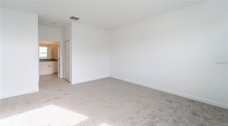 DAVENPORT, Florida 33837, 4 Bedrooms Bedrooms, ,2 BathroomsBathrooms,Residential,For Sale,REDBRIDGE,0,MFRO6413062