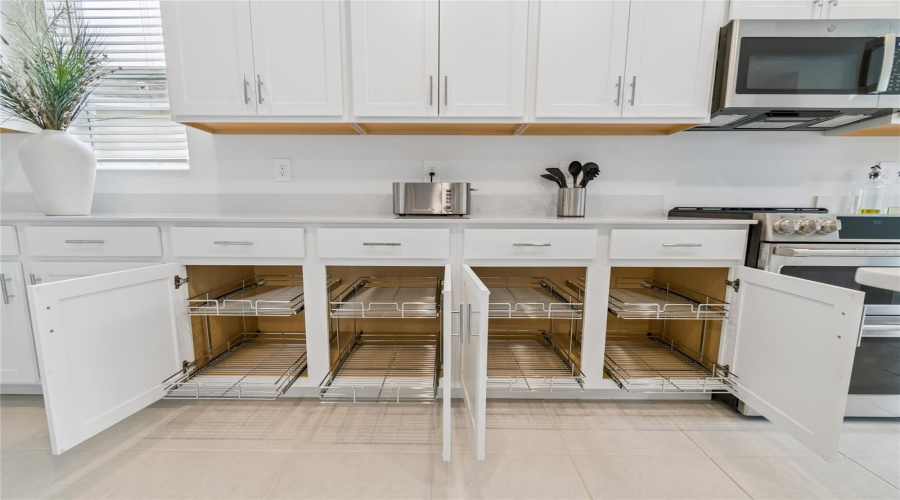 DAVENPORT, Florida 33837, 4 Bedrooms Bedrooms, ,3 BathroomsBathrooms,Residential,For Sale,DAGENHAM,0,MFRTB8514571