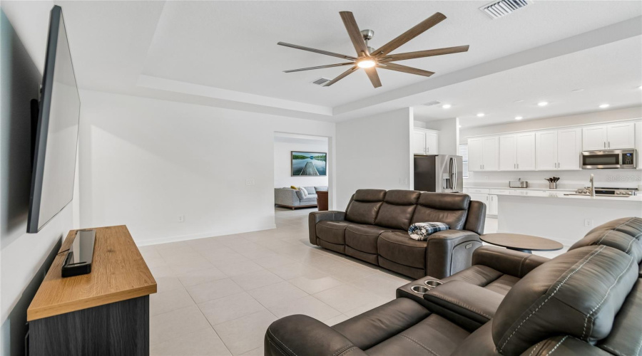 DAVENPORT, Florida 33837, 4 Bedrooms Bedrooms, ,3 BathroomsBathrooms,Residential,For Sale,DAGENHAM,0,MFRTB8514571