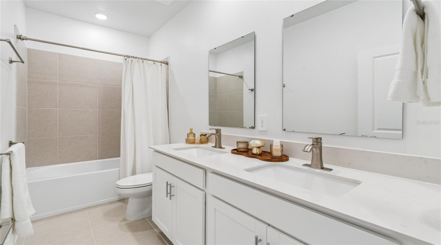 DAVENPORT, Florida 33837, 4 Bedrooms Bedrooms, ,3 BathroomsBathrooms,Residential,For Sale,DAGENHAM,0,MFRTB8514571