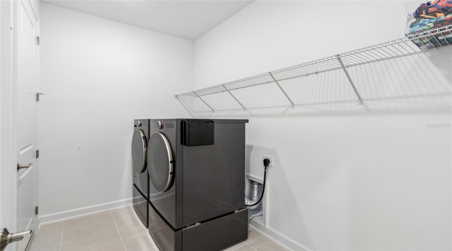 DAVENPORT, Florida 33837, 4 Bedrooms Bedrooms, ,3 BathroomsBathrooms,Residential,For Sale,DAGENHAM,0,MFRTB8514571
