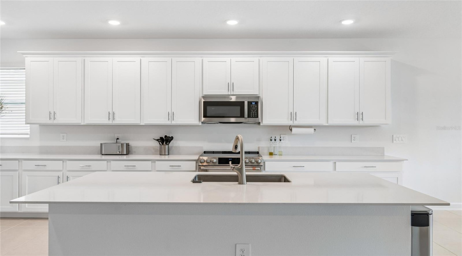 DAVENPORT, Florida 33837, 4 Bedrooms Bedrooms, ,3 BathroomsBathrooms,Residential,For Sale,DAGENHAM,0,MFRTB8514571