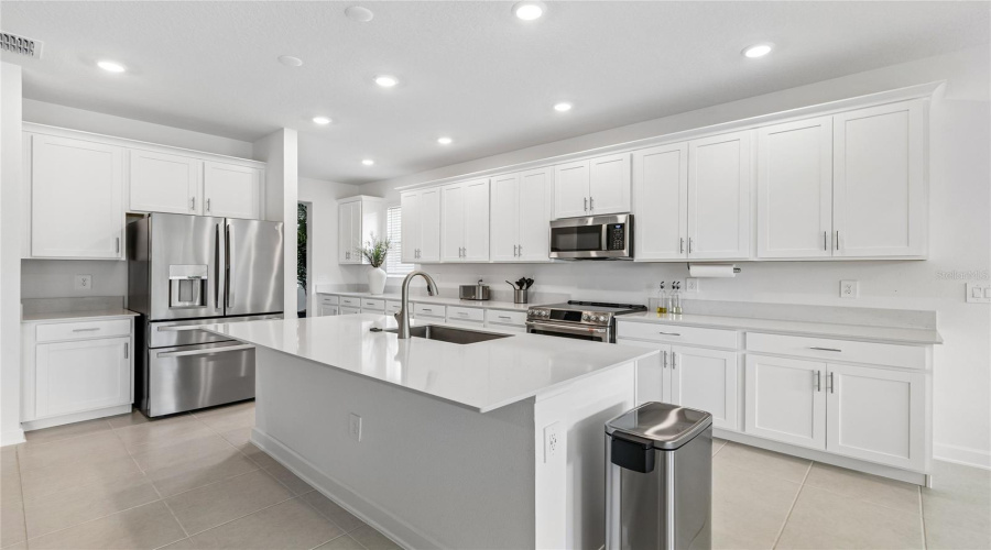 DAVENPORT, Florida 33837, 4 Bedrooms Bedrooms, ,3 BathroomsBathrooms,Residential,For Sale,DAGENHAM,0,MFRTB8514571