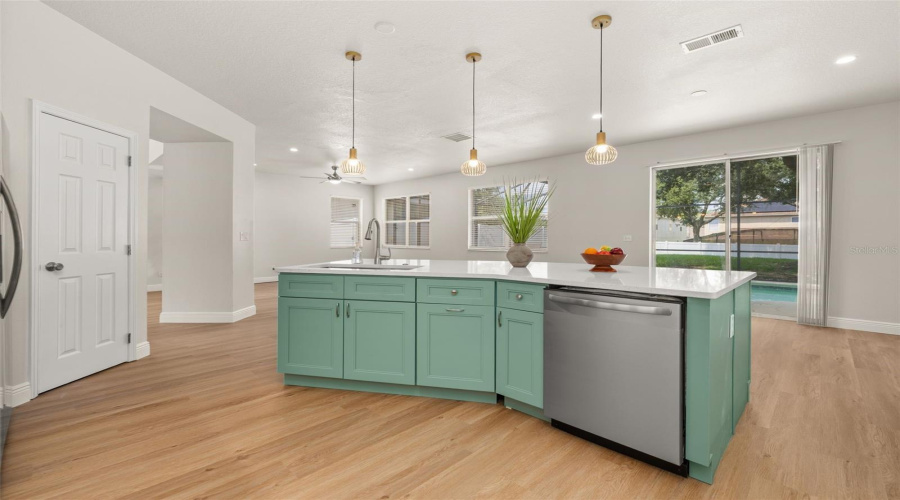 DAVENPORT, Florida 33897, 4 Bedrooms Bedrooms, ,3 BathroomsBathrooms,Residential,For Sale,KETTERING,0,MFRS5151043