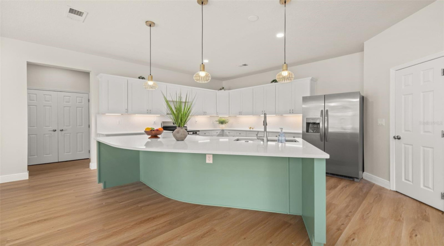 DAVENPORT, Florida 33897, 4 Bedrooms Bedrooms, ,3 BathroomsBathrooms,Residential,For Sale,KETTERING,0,MFRS5151043