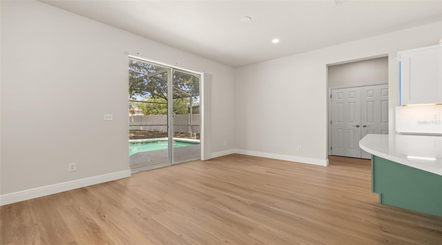 DAVENPORT, Florida 33897, 4 Bedrooms Bedrooms, ,3 BathroomsBathrooms,Residential,For Sale,KETTERING,0,MFRS5151043
