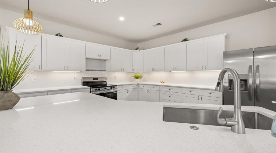 DAVENPORT, Florida 33897, 4 Bedrooms Bedrooms, ,3 BathroomsBathrooms,Residential,For Sale,KETTERING,0,MFRS5151043