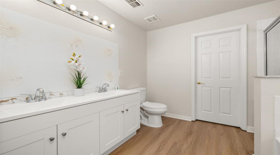 DAVENPORT, Florida 33897, 4 Bedrooms Bedrooms, ,3 BathroomsBathrooms,Residential,For Sale,KETTERING,0,MFRS5151043