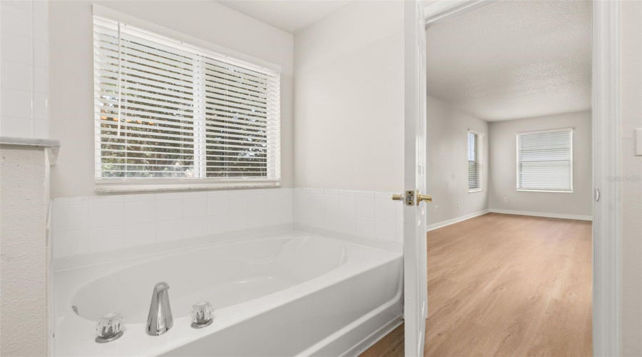 DAVENPORT, Florida 33897, 4 Bedrooms Bedrooms, ,3 BathroomsBathrooms,Residential,For Sale,KETTERING,0,MFRS5151043