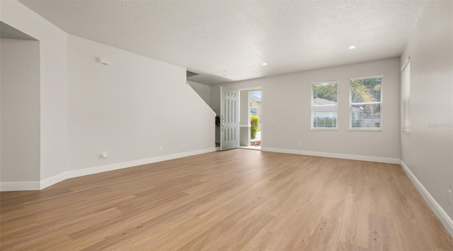 DAVENPORT, Florida 33897, 4 Bedrooms Bedrooms, ,3 BathroomsBathrooms,Residential,For Sale,KETTERING,0,MFRS5151043