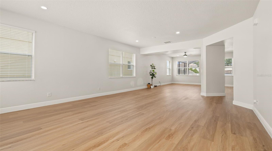 DAVENPORT, Florida 33897, 4 Bedrooms Bedrooms, ,3 BathroomsBathrooms,Residential,For Sale,KETTERING,0,MFRS5151043