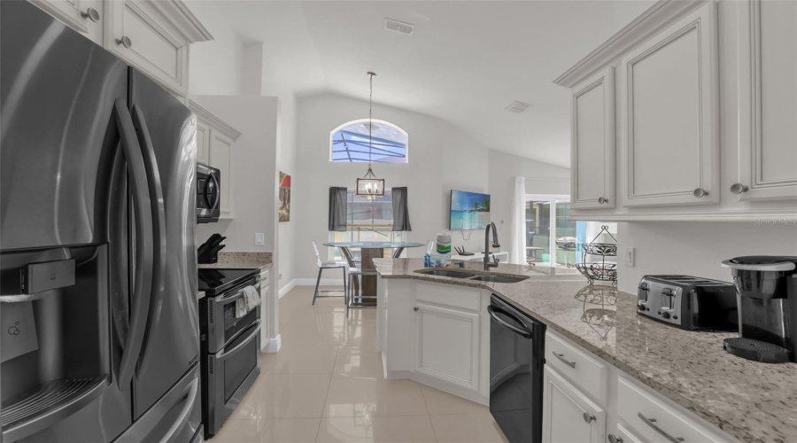 KISSIMMEE, Florida 34746, 4 Bedrooms Bedrooms, ,3 BathroomsBathrooms,Residential,For Sale,BAREFOOT BEACH,0,MFRO6412507