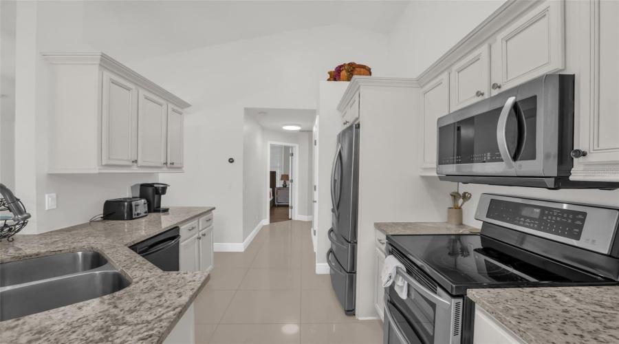 KISSIMMEE, Florida 34746, 4 Bedrooms Bedrooms, ,3 BathroomsBathrooms,Residential,For Sale,BAREFOOT BEACH,0,MFRO6412507