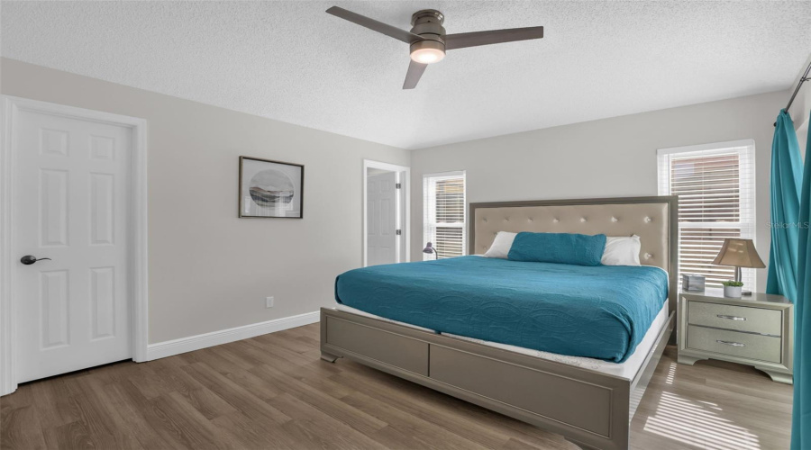 KISSIMMEE, Florida 34746, 4 Bedrooms Bedrooms, ,3 BathroomsBathrooms,Residential,For Sale,BAREFOOT BEACH,0,MFRO6412507