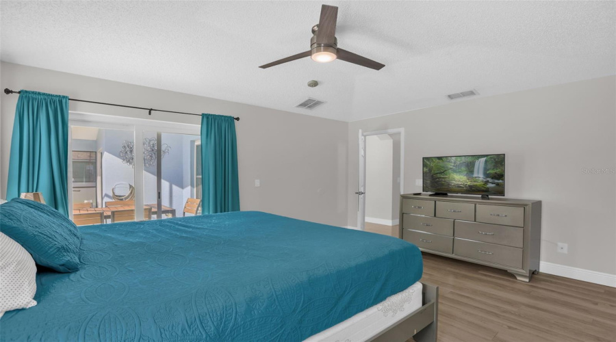 KISSIMMEE, Florida 34746, 4 Bedrooms Bedrooms, ,3 BathroomsBathrooms,Residential,For Sale,BAREFOOT BEACH,0,MFRO6412507