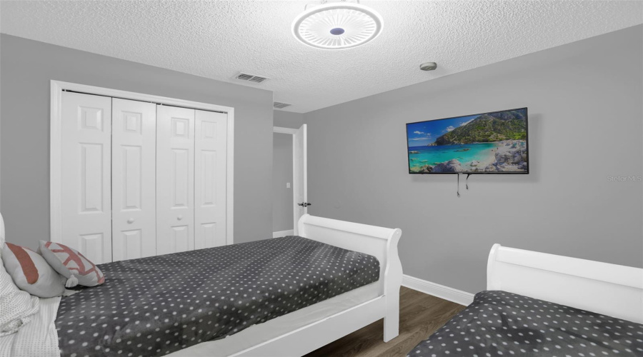 KISSIMMEE, Florida 34746, 4 Bedrooms Bedrooms, ,3 BathroomsBathrooms,Residential,For Sale,BAREFOOT BEACH,0,MFRO6412507