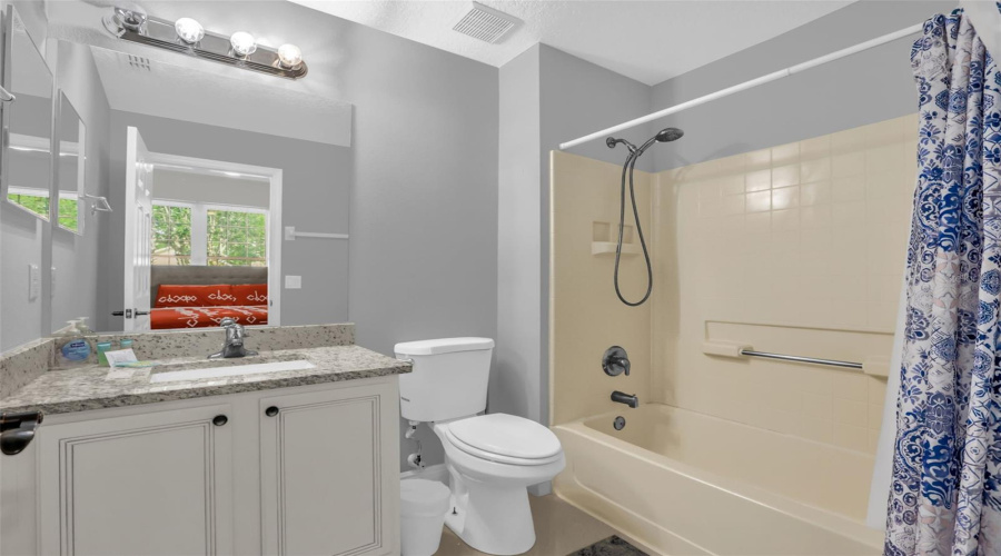 KISSIMMEE, Florida 34746, 4 Bedrooms Bedrooms, ,3 BathroomsBathrooms,Residential,For Sale,BAREFOOT BEACH,0,MFRO6412507