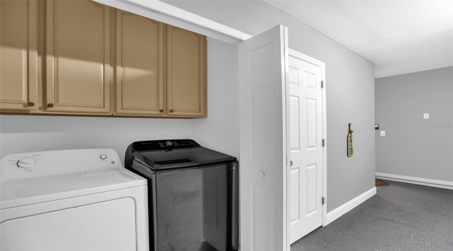KISSIMMEE, Florida 34746, 4 Bedrooms Bedrooms, ,3 BathroomsBathrooms,Residential,For Sale,BAREFOOT BEACH,0,MFRO6412507