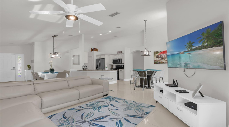 KISSIMMEE, Florida 34746, 4 Bedrooms Bedrooms, ,3 BathroomsBathrooms,Residential,For Sale,BAREFOOT BEACH,0,MFRO6412507