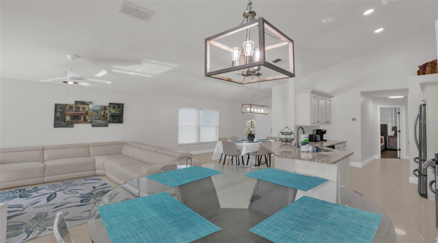 KISSIMMEE, Florida 34746, 4 Bedrooms Bedrooms, ,3 BathroomsBathrooms,Residential,For Sale,BAREFOOT BEACH,0,MFRO6412507