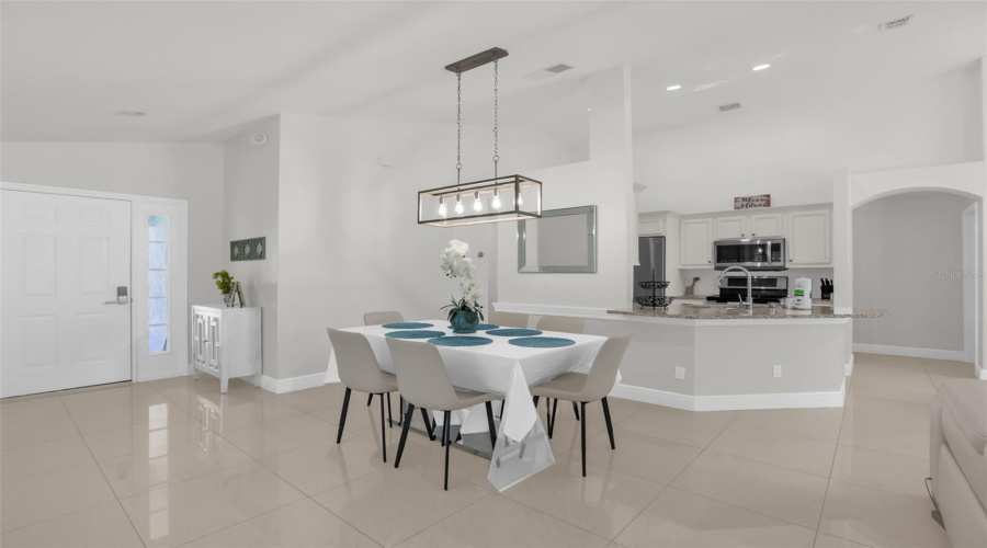 KISSIMMEE, Florida 34746, 4 Bedrooms Bedrooms, ,3 BathroomsBathrooms,Residential,For Sale,BAREFOOT BEACH,0,MFRO6412507