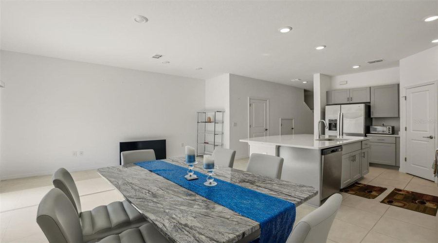 DAVENPORT, Florida 33837, 3 Bedrooms Bedrooms, ,2 BathroomsBathrooms,Residential,For Sale,CANARY,0,MFRO6412486