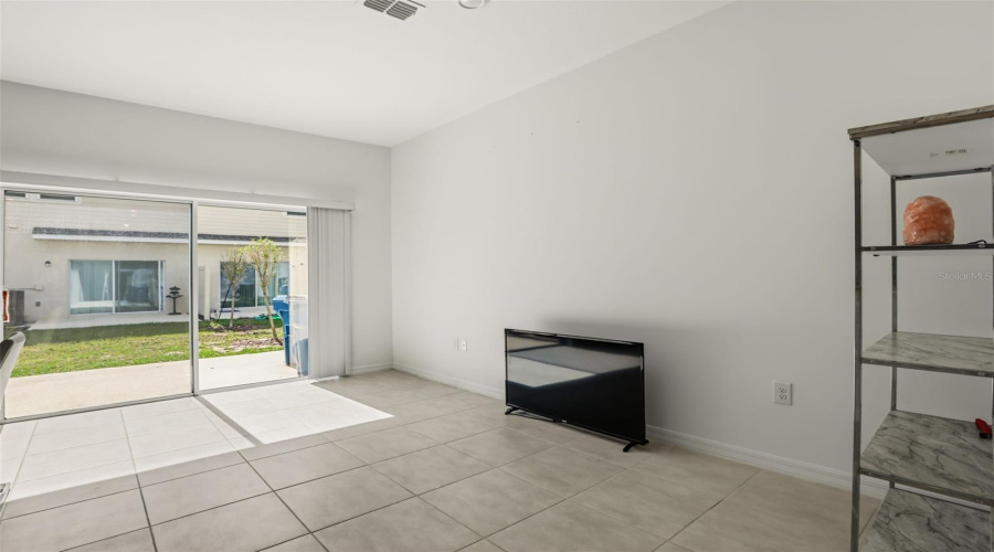 DAVENPORT, Florida 33837, 3 Bedrooms Bedrooms, ,2 BathroomsBathrooms,Residential,For Sale,CANARY,0,MFRO6412486