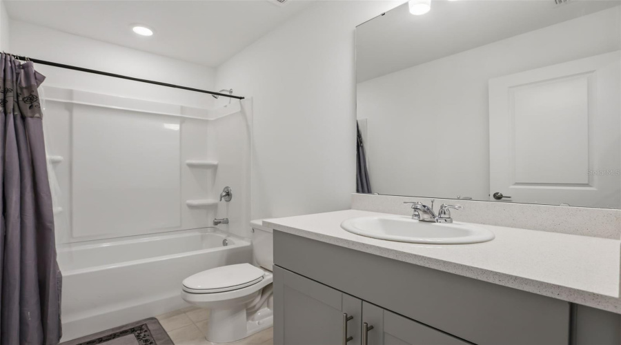DAVENPORT, Florida 33837, 3 Bedrooms Bedrooms, ,2 BathroomsBathrooms,Residential,For Sale,CANARY,0,MFRO6412486